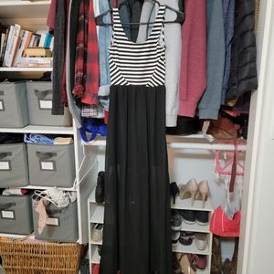 Maxi dress with silhouette effect